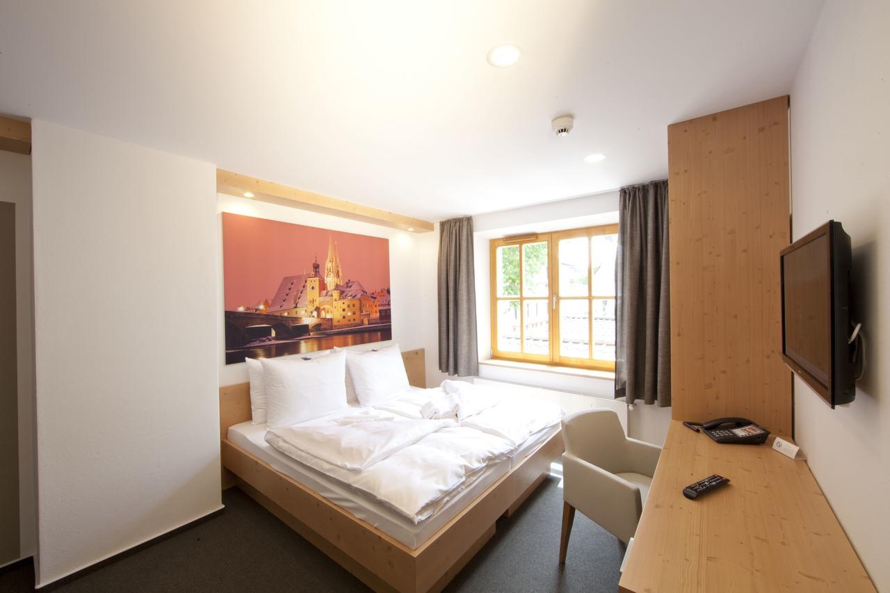 "Beim Butz" Otel Worth an der Donau Oda fotoğraf